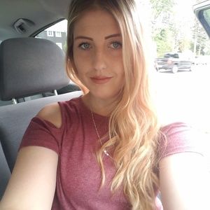 Meet your Posher, Elyse